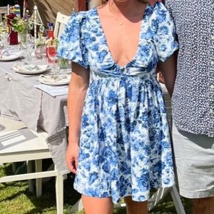 Abercrombie & Fitch Blue + White Floral Mini Dress with Puffy Sleeves (Size XAp)